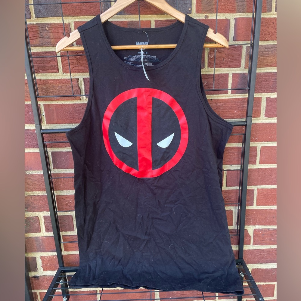 NWT Deadpool logo men’s tank from Hot Topic black, size medium. Marvel